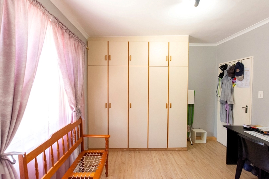 3 Bedroom Property for Sale in Bergzicht Western Cape